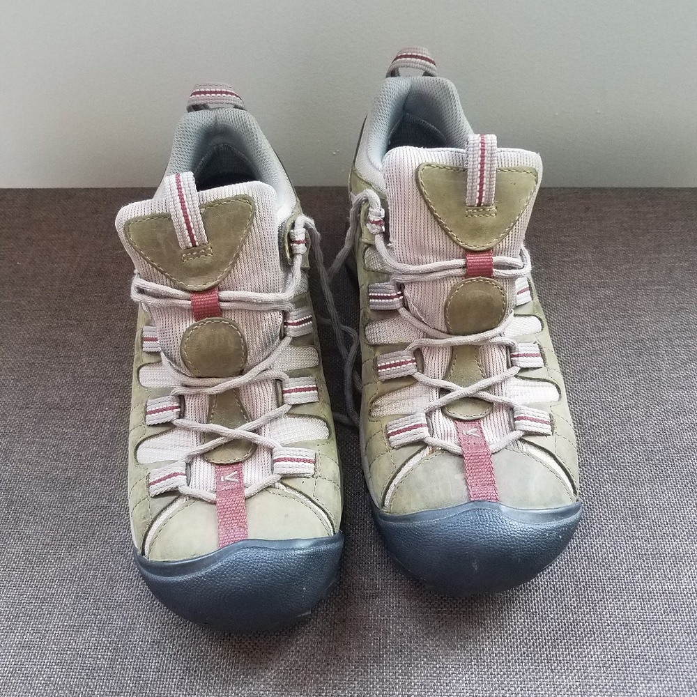 Keen sneakers/low hiking shoe